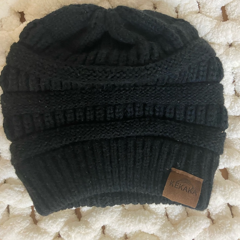 Women's Black Knit Beanie